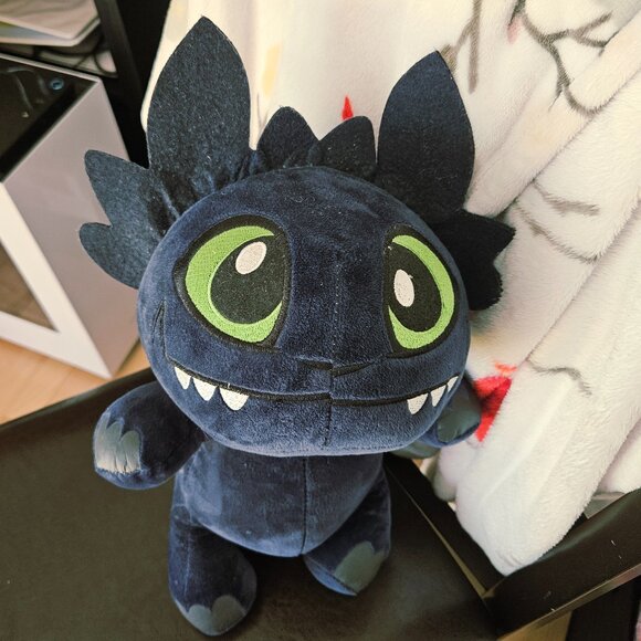 Toothless dragon plushie stuffed animal - Picture 3 of 5